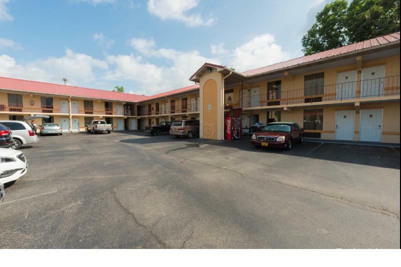 River Place Inn Pigeon Forge Exterior photo